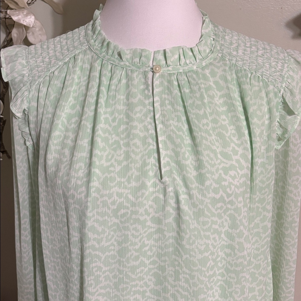 LOFT Light Green Pattern Blouse - Picture 2 of 5
